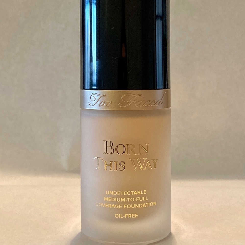 TOO FACED Born This Way foundation in Snow shade